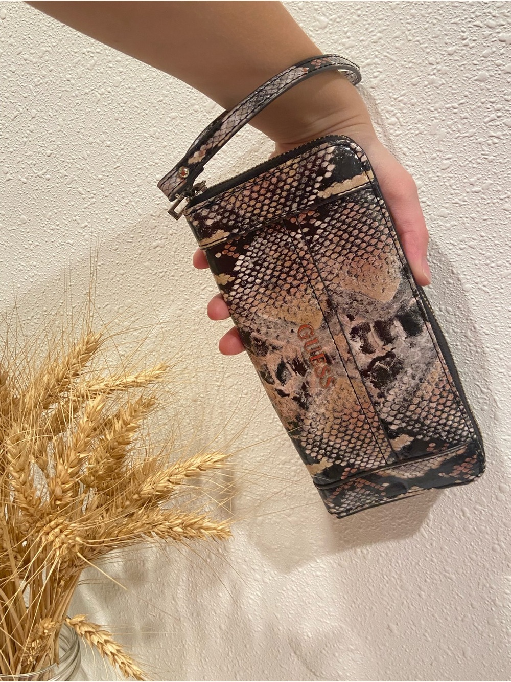 Guess Snake-Print Wristlet Zip Wallet Hand Phone Clutch Excellent 8”